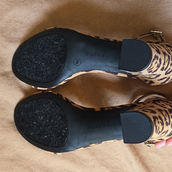 Kelly & Katie Leopard Heels - Picture 8 of 11